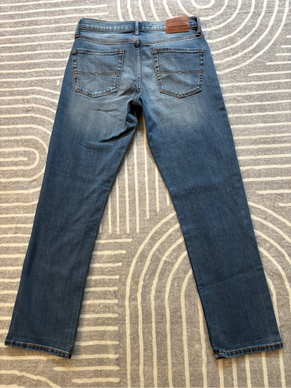 Lucky Brand Jeans, Vintage Straight, 30x32, W30, L32, Medium Blue Wash Denim